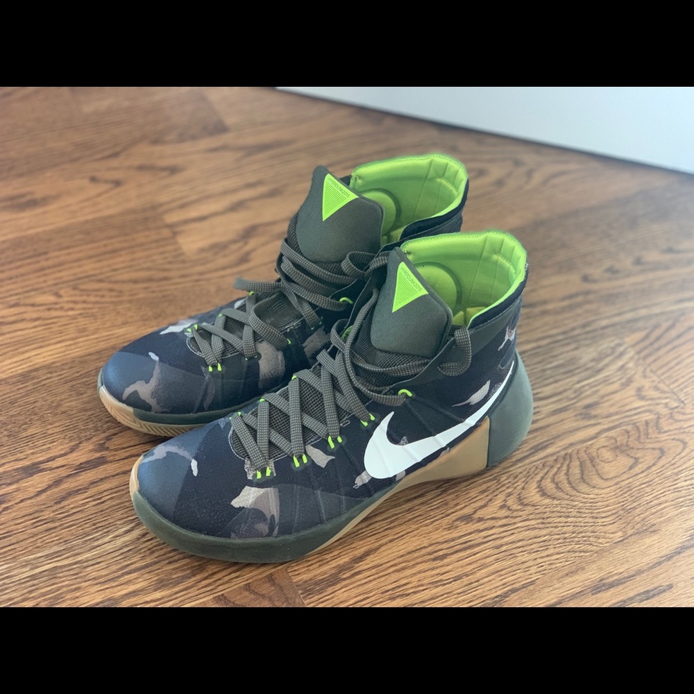 Size 10.5 Nike Hyperdunk Basketball Sneakers